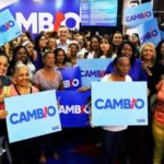 Abinader promete convertir en ley los programas oficiales de asistencia social
