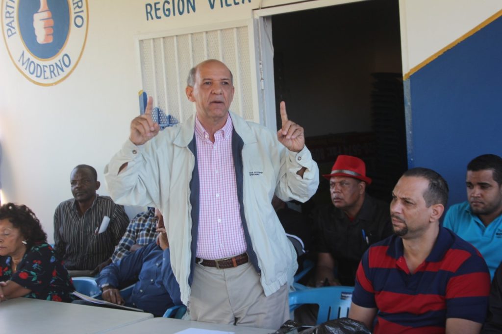 PRM denuncia gran acumulación de basura en calles Santo Domingo Norte
