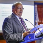 IDEC presenta severas críticas en su informe semestral sobre educación.