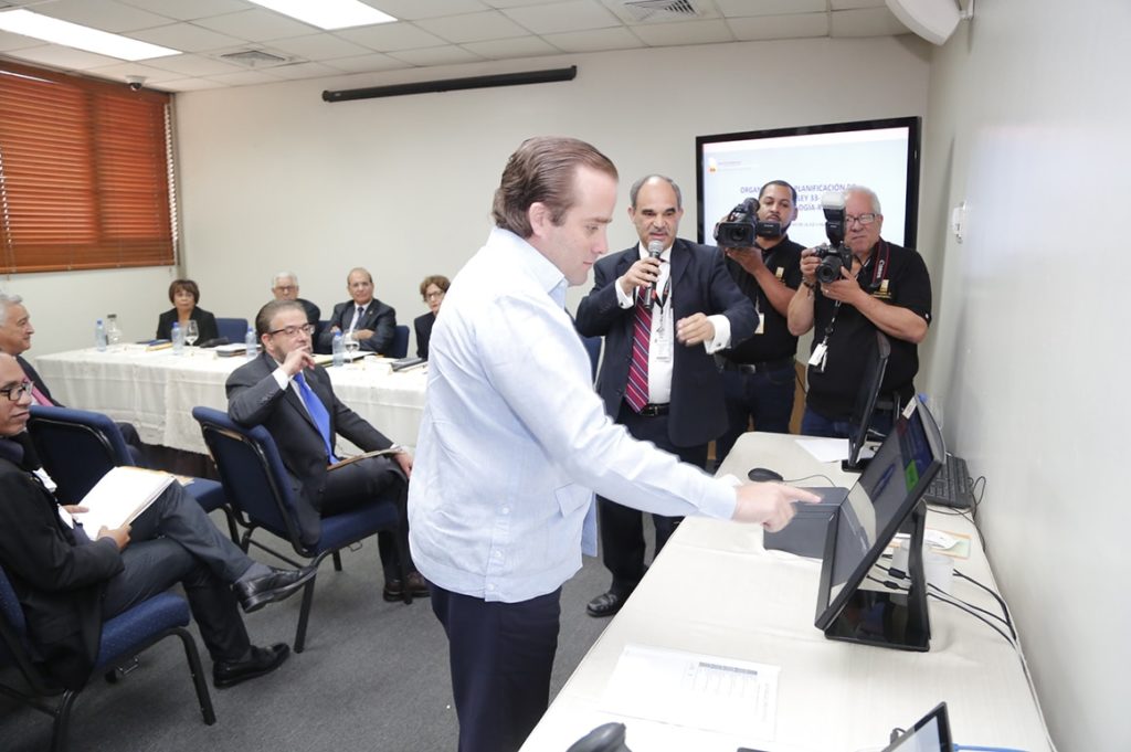 Pleno JCE se reúne con partidos para tratar logística de primarias simultáneas