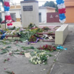 Desconocidos destruyen ofrenda floral depositada en busto de Juan Pablo Duarte en Barahona