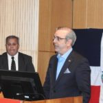 Luis Abinader recibe reconocimiento. Afirma no es posible la fusión con Haití