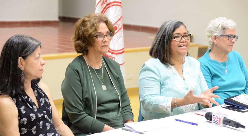 Barreras infranqueables que restringen el desarrollo de la mujer dominicana : CEG-INTEC