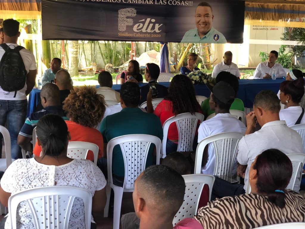 Con un Emotivo acto Edison González (Felix ) lanza su candidatura a la Sindicatura por el DM-Cabarete