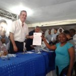 Abinader se compromete a titular terrenos en su gobierno mediante programa