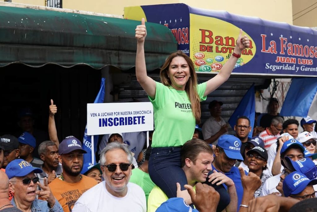 Distrito Nacional Circ 1 – Movilización Casa a Casa junto a @CarolinaMejiaG
