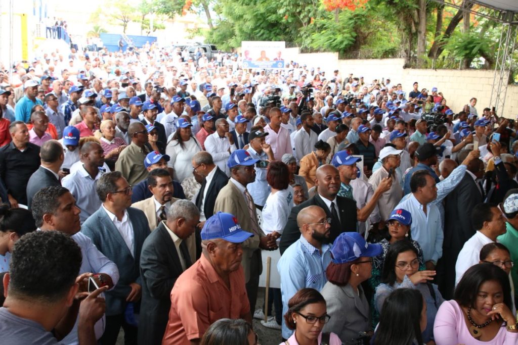 Galería Fotos: Hipólito Mejía inscribe precandidatura Presidencial en el @PRM_Oficial