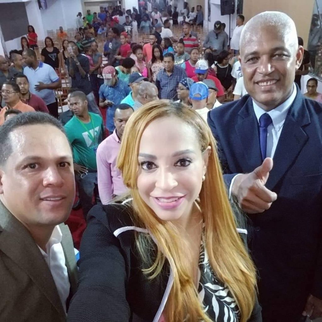 Movimiento Mina con Papá apoya a Katy Báez aspirante alcadesa SDE por el @PRM_Oficial