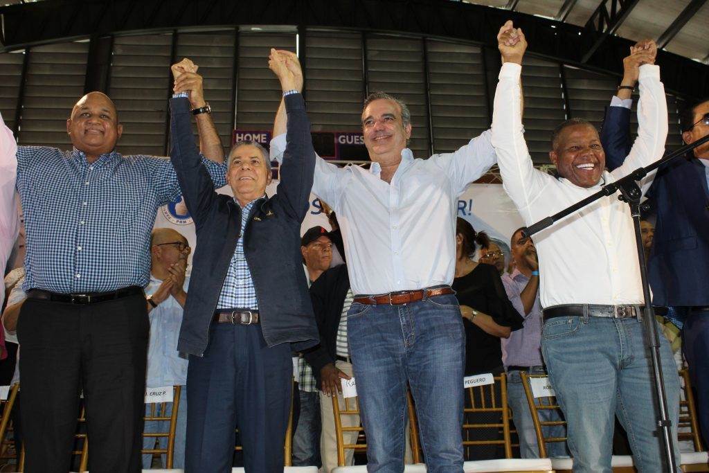 Acto de Bienvenida Adán Peguero al Equipo del Cambio @luisabinader del @prm_Oficial