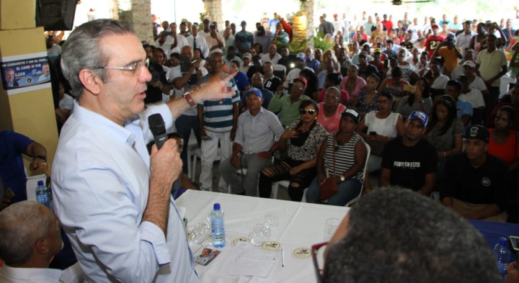 Luis Abinader @PRM_Oficial advierte peligro de la continuidad del PLD en el poder