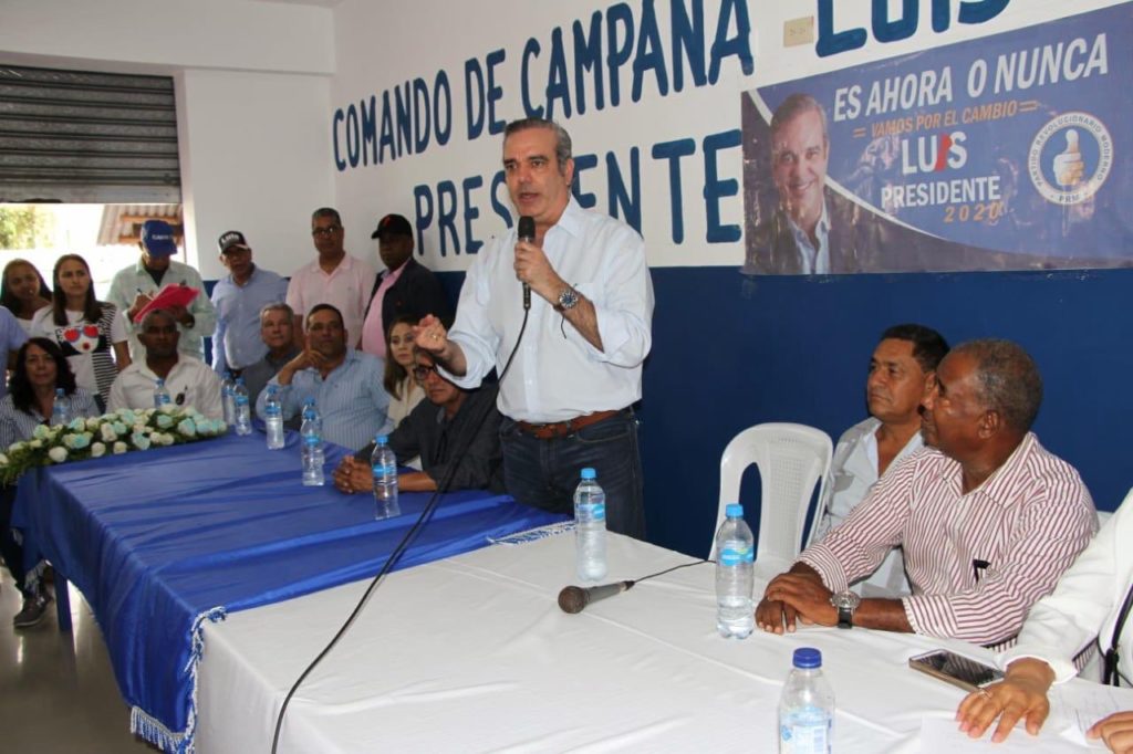 Luis Abinader en Ocoa coordinando los trabajos para las primarias de octubre del @PRM_Oficial