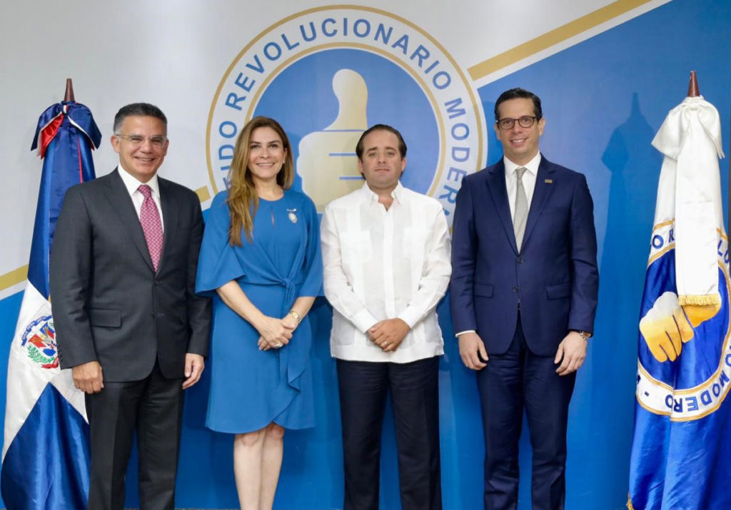 PRM_Oficial recibe Ejecutivos del CONEP