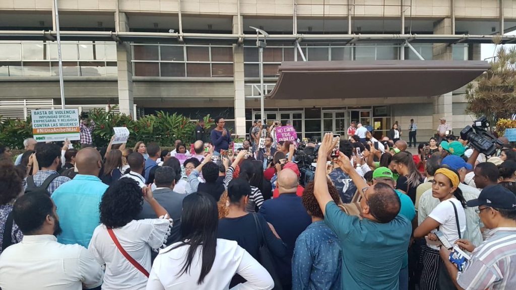 Carolina Mejía @PRM_Oficial: Respaldo llamado a movilizarnos en nombre de Anibel y cientos de mujeres que han muerto