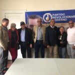 Miembros de la Comisión de Elecciones Internas @PRM_Oficial entregan materiales para la Convención del Exterior en Connecticut