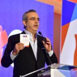 Abinader @PRM_Oficial asegura crisis moral es la más profunda que afecta al país; suscribe Código Ético