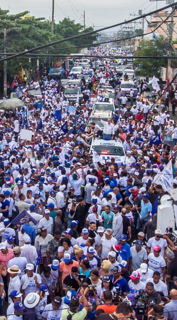 Luis Abinader @PRM_Oficial:  ¡Gracias por el cariño y el apoyo!