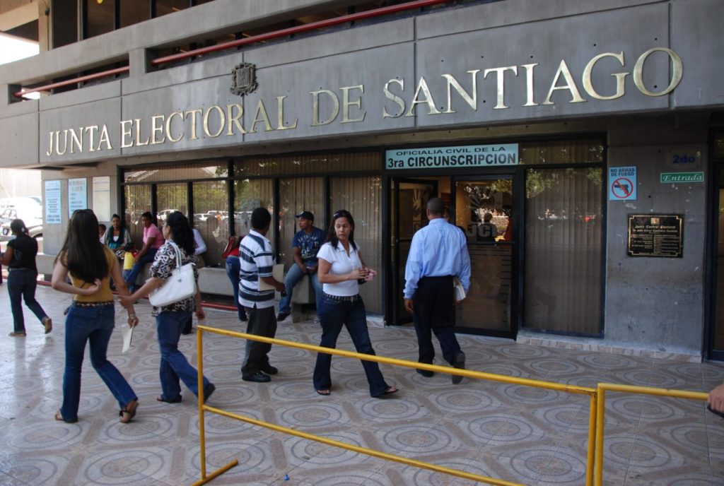 Junta Electoral de Santiago garantiza el orden y la seguridad durante elecciones municipales. Declara todo está listo.