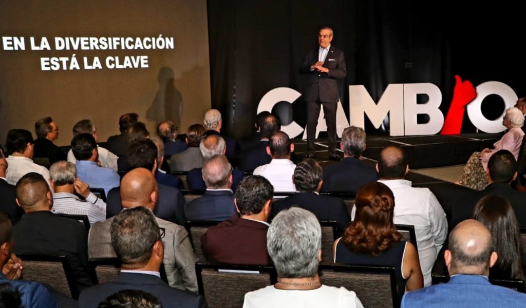 Abinader @PRM_Oficial define planes para generar grandes inversiones turísticas y 100 mil nuevos empleos en el sector