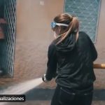 Carlina Mejía @PRM_Oficial junto al personal de la @AlcaldiaDN llevando desinfección y limpieza