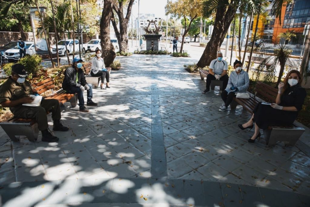 Carolina Mejía @PRM_Oficial coordinando los operativos limpieza e higienización calles