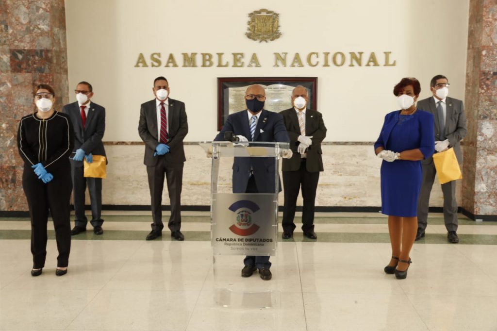 Legisladores del @PRM_Oficial dicen Gobierno puede proteger la población sin necesidad de un cheque en blanco