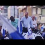 Luis, tenemos que votar por ti #ElCambioVa. Canción que Manuel Jiménez compuso a Abinader