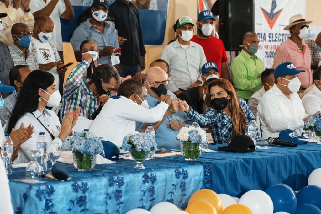 Hipólito y Carolina Mejía en actividad de apoyo candidaturas @PRM_Oficial en Bonao