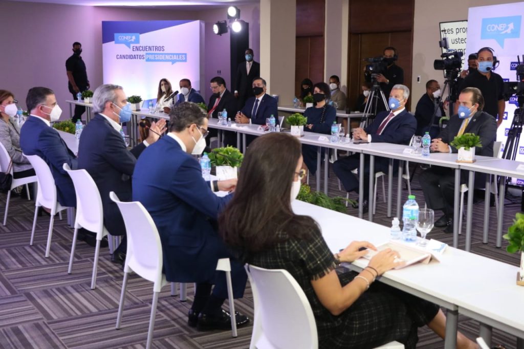 Luis Abinader @PRM_Oficial invita empresariado a compartir proyecto de nación