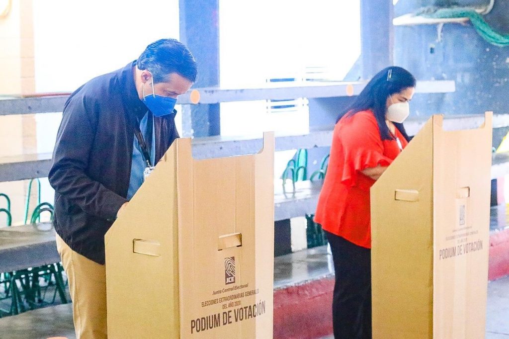 Voto de Dirigentes y candidatos @PRM_Oficial en fiesta democrática, cívica y patriótica