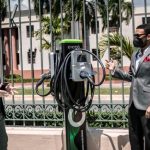 @maprerd Instalan nuevo cargador de vehículos eléctricos en @Palacio_RD