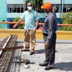 Ministro @DeligneAB supervisa trabajos en Elevado V Centenario