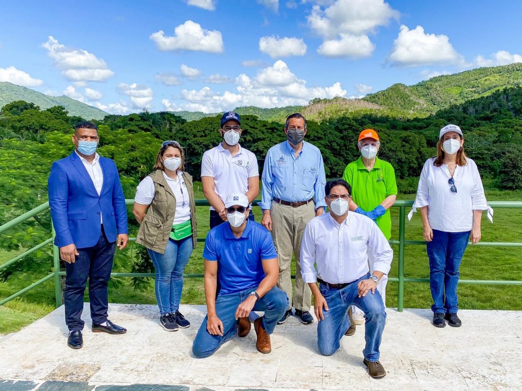 @AmbienteRD Inicia plantación de 20 mil árboles para restaurar micro-cuenca del afluente #Higüero