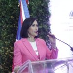 @RaquelArbaje inicia en  @AmbienteRD chequeos gratuitos para detectar #CáncerdeMama