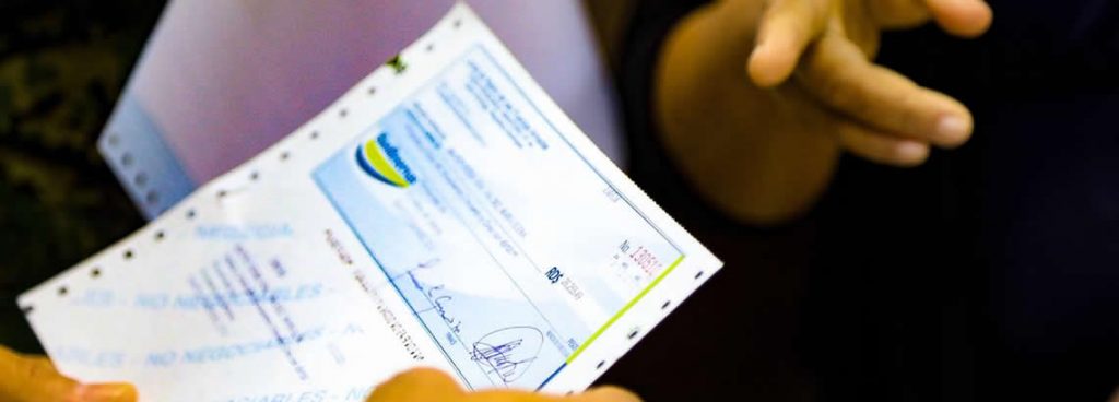 @MDefensaRD entrega pago retroactivo a militares retirados, viudas y tutores