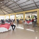 Viceministro @MEMRD orienta residentes en Yamasá sobre presa de cola