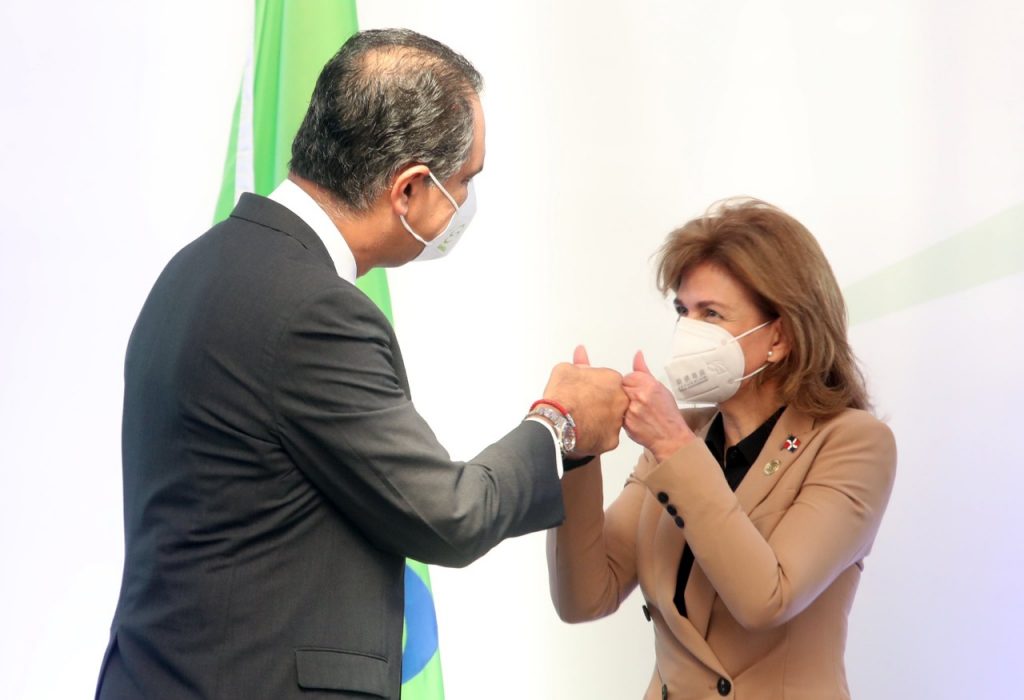 2 Millones de afiliados al @ARSSeNaSaRD y bonos llegan a @PortuariaRD