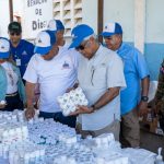 Gobierno @LuisAbinader realiza operativos médicos, entrega de útiles escolares y alimentos en los bateyes de SPM