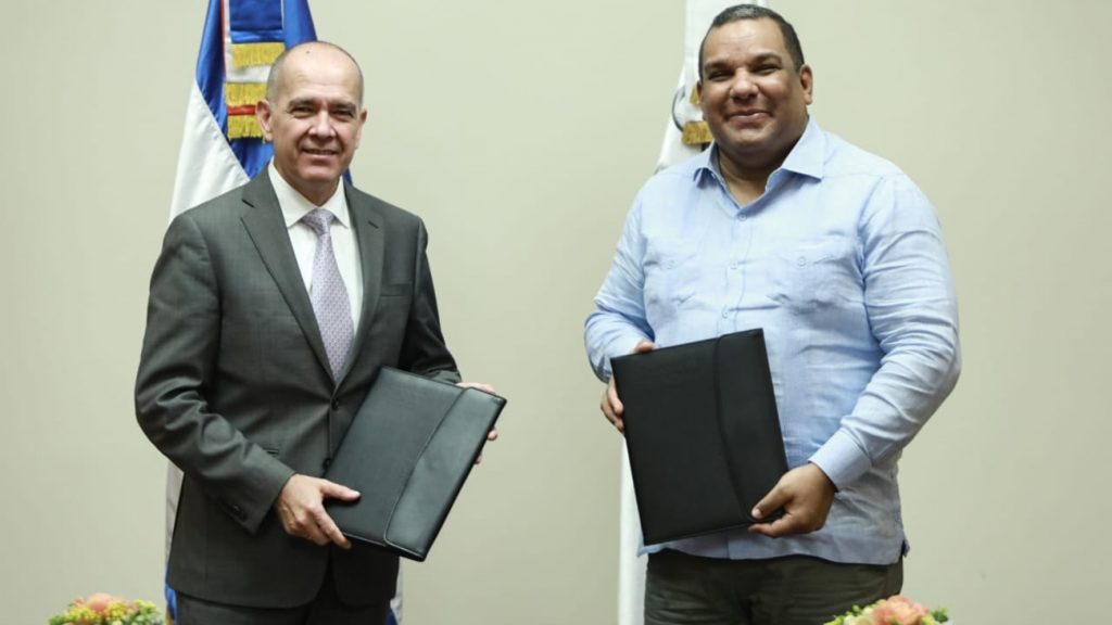 @CNE_RD firma concesión definitiva para Parque Solar Canoa II; duplicará su capacidad de generación