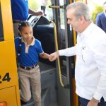 Presidente @luisabinader deja iniciado Sistema Nacional de Movilidad Escolar e inaugura escuela en La Victoria