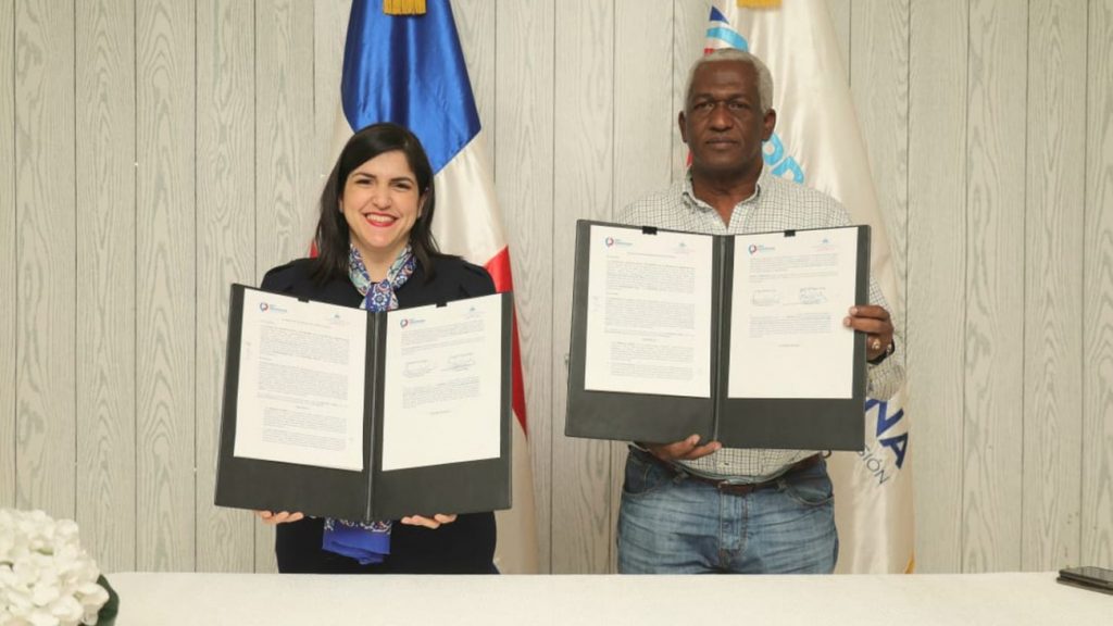 @prodominicana y @AgriculturaRD Acuerdan promover la exportación e inversión en el municipio de Constanza