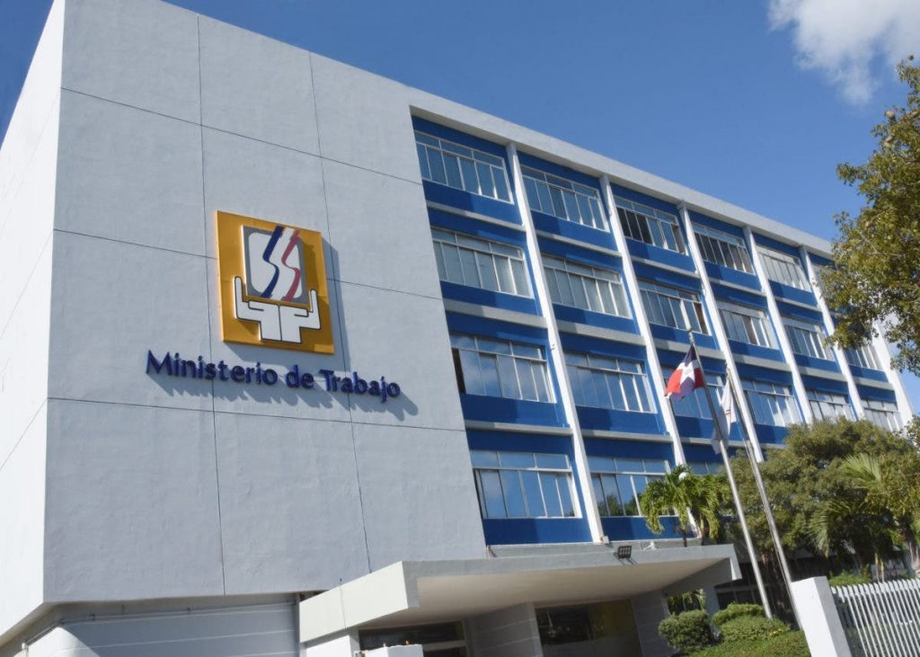 @MTrabajoRD aclara salario mínimo es mayor que en seis países de Latinoamérica