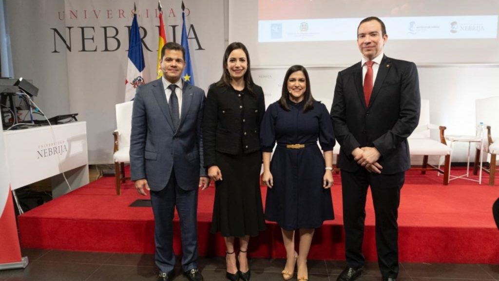 @ProDominicana Promociona a RD como destino seguro para la Inversión Extranjera Directa en @FITUR_Madrid 2023