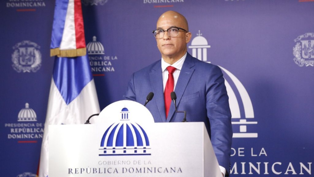 Presidente @LuisAbinader parte a Argentina desde Aeropuerto Punta Cana