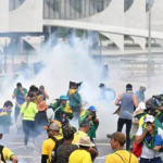 Brasil: Bolsonaristas invadieron explanada del Congreso en manifestación contra Lula