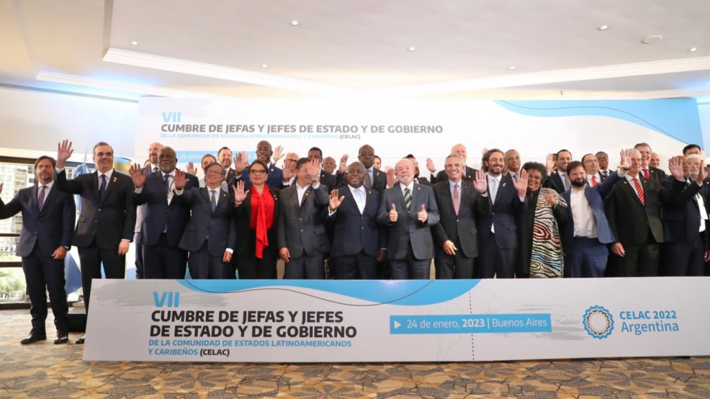 Presidente @LuisAbinader regresa desde Argentina donde participó en Cumbre de la CELAC