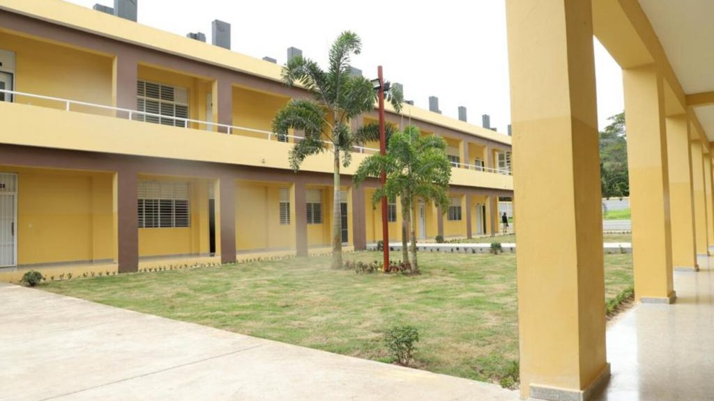 Gobierno entrega Liceo Rafael Antonio Reyes con inversión superior a RD 56 millones en Sánchez Ramírez