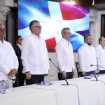 Presidente @LuisAbinader entrega cheques a productores ganaderos y agrícolas por más de RD$13 millones