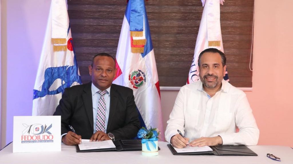 @INEFIRDOFICIAL y la @FEDOJUDO acuerdan fomentar ese deporte en los centros escolares