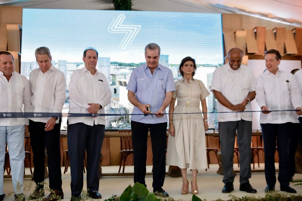 @luisabinader Inaugura SIBA Energy, central termoeléctrica a gas natural