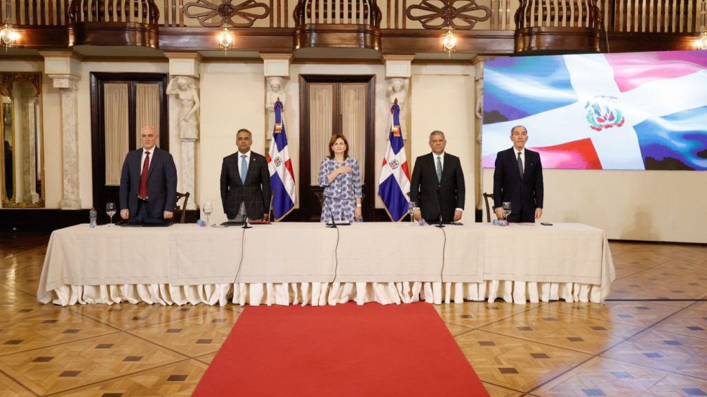 @MapRDo, @mineconomiard y @MinpreRD acuerdan aplicar Evaluación de Desempeño Institucional